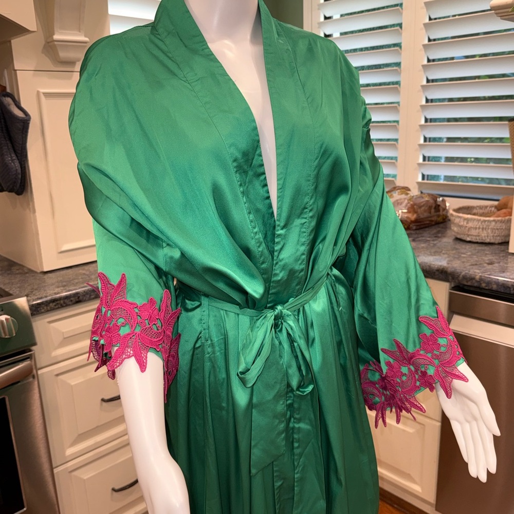 Glam Loungewear Nasty Gal Green Robe with Luxe Pink Lace Trim XL